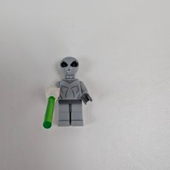 100% lego Alien