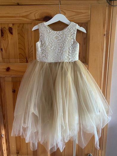 Flower girl dresses 3-4 & 5-6.
