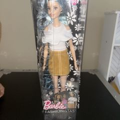 Vintage fashionista Barbie