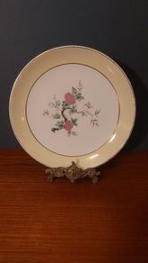 Vintage Arklow Pottery Cake Display Plate in the Caroline Pattern, Made Exclusively for the China Showrooms Dublin