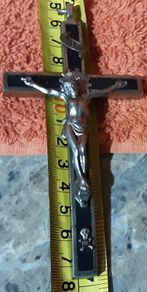 military trench crucifix  (c )