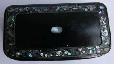 Mid 1800s Victorian Black Lacquer Papier Mache Abalone Inlay Snuff Box