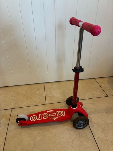 Mini Micro Deluxe LED Scooter