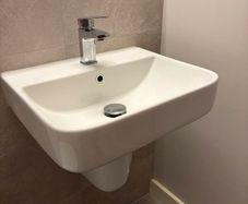 (used) SONAS HORIZON Square 50cm 1TH Wash Basin & Semi Pedestal