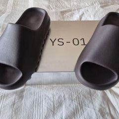 Yeezy Slides Chocolate Colour Size 10