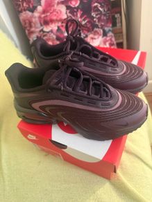 Nike Air Max Burgundy Crush training shoes- as new!