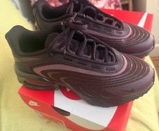 Nike Air Max Burgundy Crush training shoes- as new!