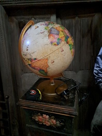 Retro Globe Light