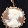 Vintage 9ct gold cameo pendant Image 3