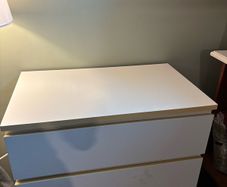 chest of drawes