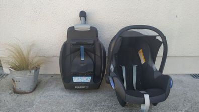 Maxi cosi and base