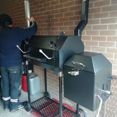 Very very heavy 6 ml steel commercial smoker very big and very heavy