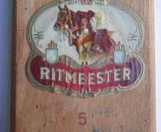 Vintage Half Corona Ritmeester vintage wooden cigar box
