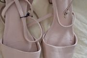 heels new size 4