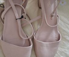 heels new size 4