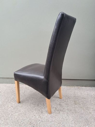 4 Kitchen Chairs