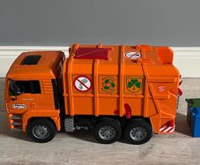Bruder Bin Lorry