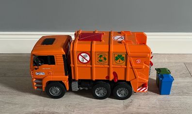 Bruder Bin Lorry