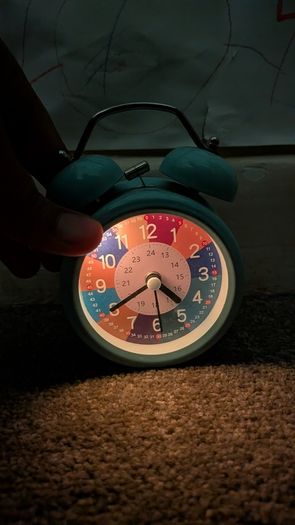 Table Analog Clock