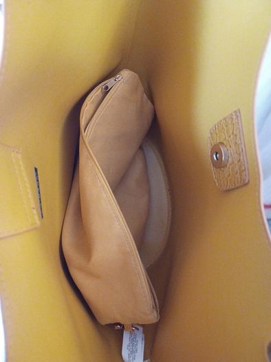 Handbag