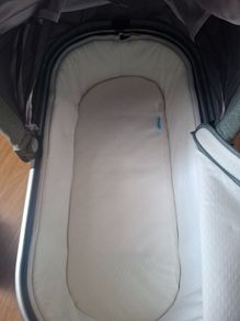 Uppa baby Bassinet sage green