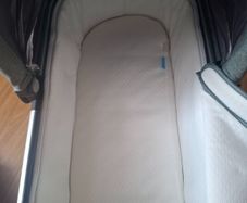 Uppa baby Bassinet sage green