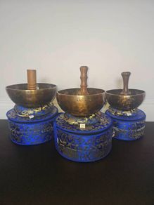 Singing bowls