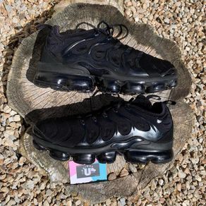 Premium Nike Air Vapormax Plus Triple Black