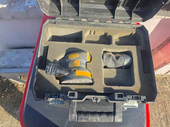 dewalt dcw210 orbital sander