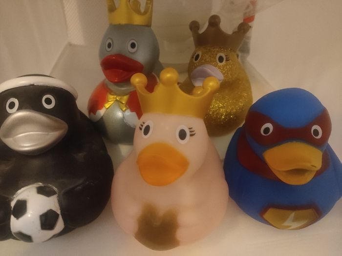 Plastic ducks
