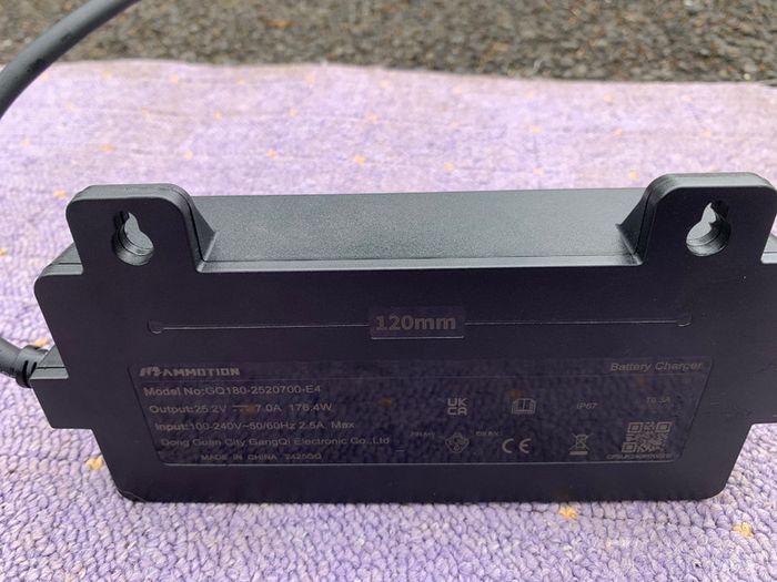 Luba 2 AWD (2024) Power adaptor & cable