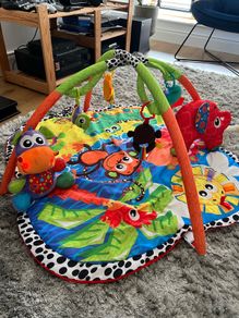 Baby activity mat
