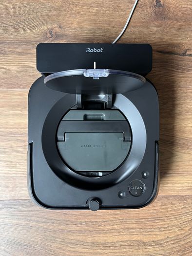 iRobot Braava jet m6 Smart Robot Mop + Accessories