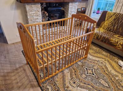 baby cot