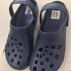mens navy crocs