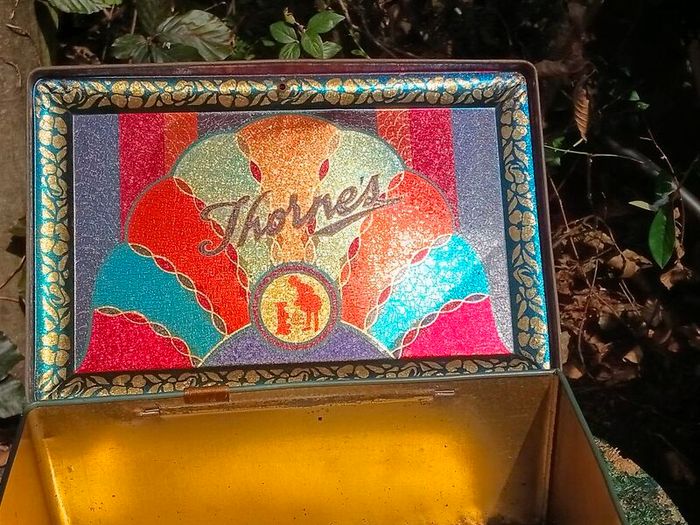 Vintage Thorne'sToffee Tin