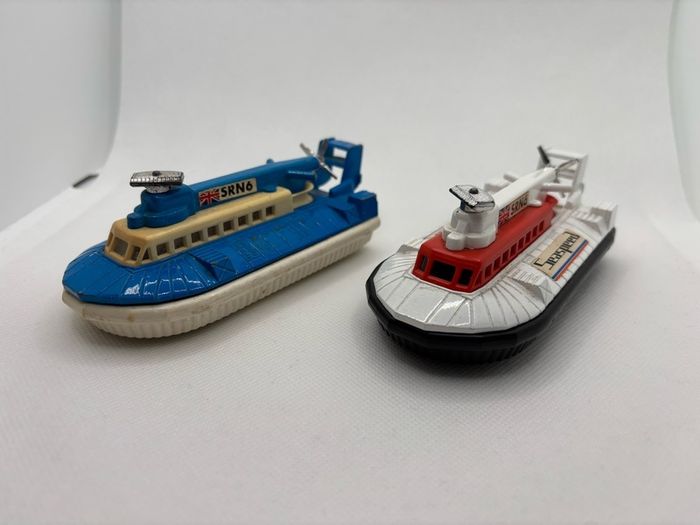 Matchbox Super Kings K - 22 Hovercraft set of 2