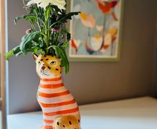 vase animal