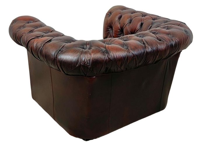 Vintage Deep Button ox-blood leather Chesterfield