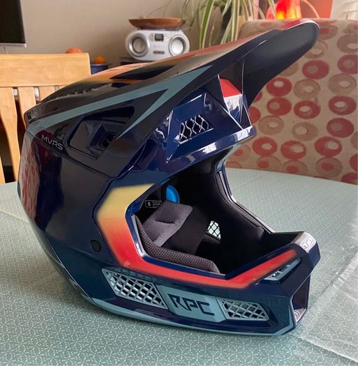 Fox RPC carbon helmet