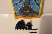 Lego DC Batman minifigure with cape