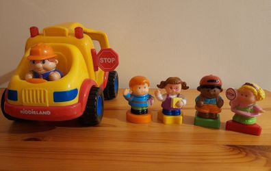 Kiddieland School Bus