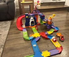 VTech toot toot space station