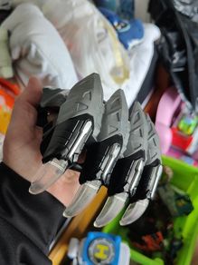 Black panther claw