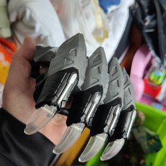 Black panther claw