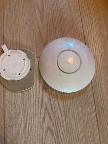 Ubiquiti UniFi U6 and WiFi 6 Access Point