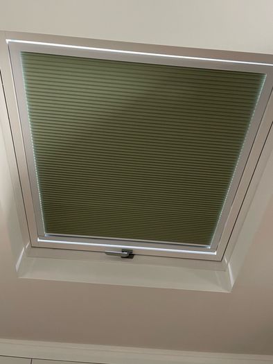 Skylight blinds for roof windows Made to Measure