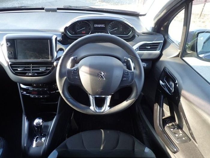 Low Milage Peugeot 2015/02 1.2L Automatic