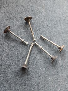 5 adjustable feet