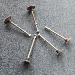 5 adjustable feet